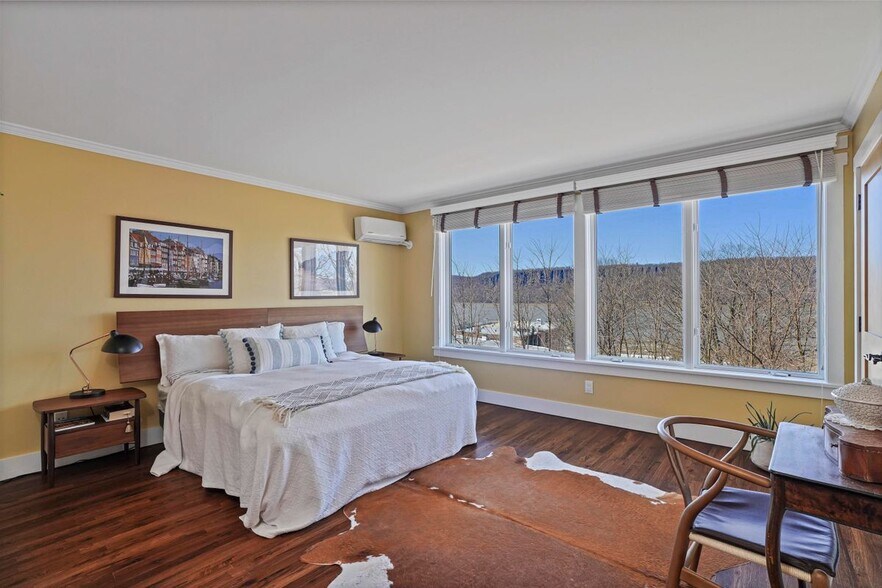 Building Photo - 493 Warburton Ave