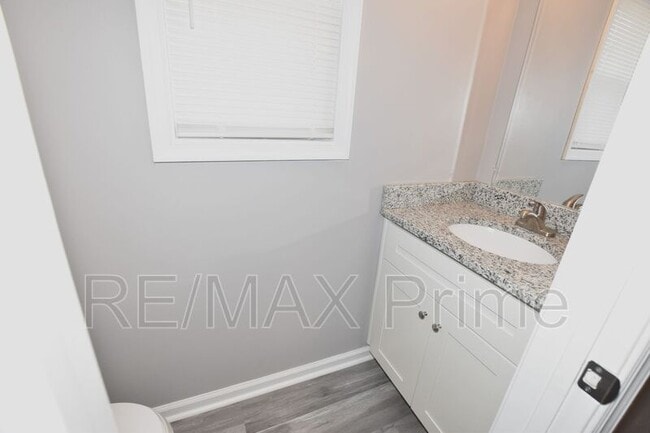 Building Photo - 204 Knell's Ridge Dr