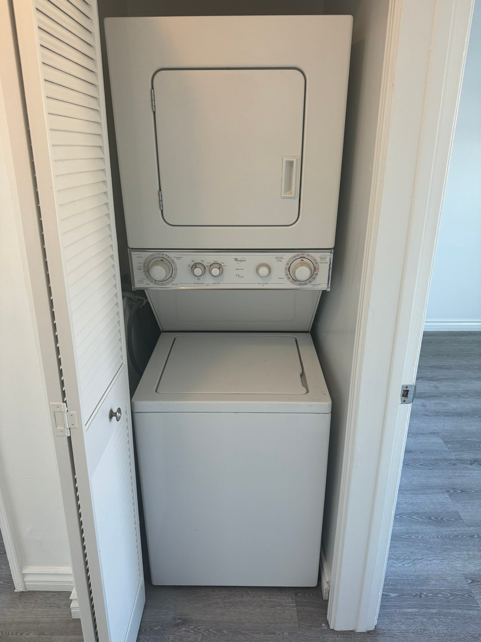 Building Photo - 436 Venice Way