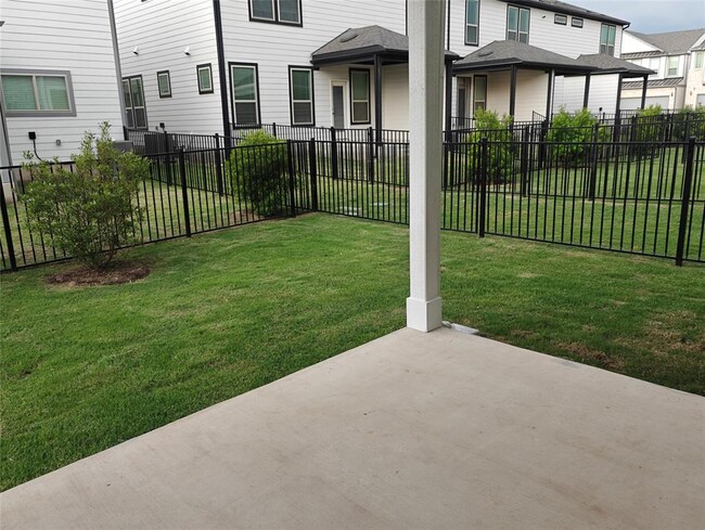 Building Photo - 2725 Woodall Dr