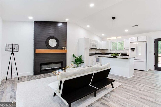 Building Photo - 3038 Sutter Ct SW