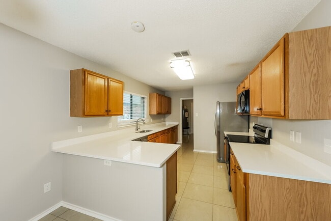 Building Photo - 6606 Beryl Dr