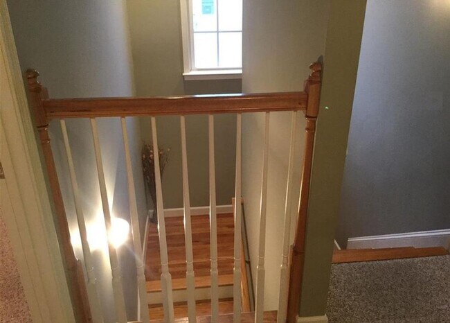 Building Photo - 5 Bedroom in Cedar Bluff Community