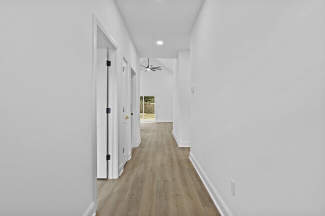 Building Photo - 643 E Loudon Ave