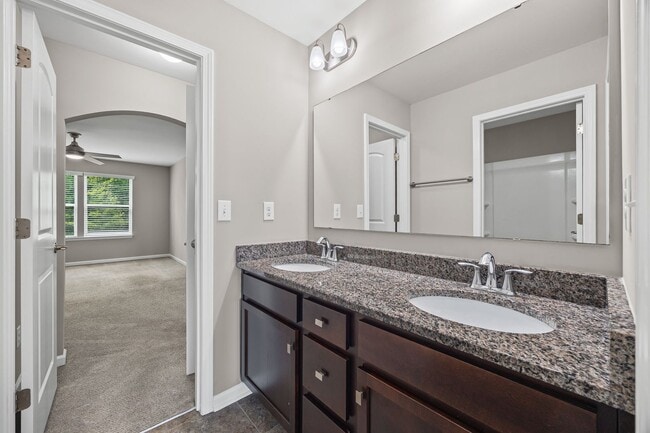 Building Photo - Spectacular 5 Bedrm, 3.5 Bath in the gated...