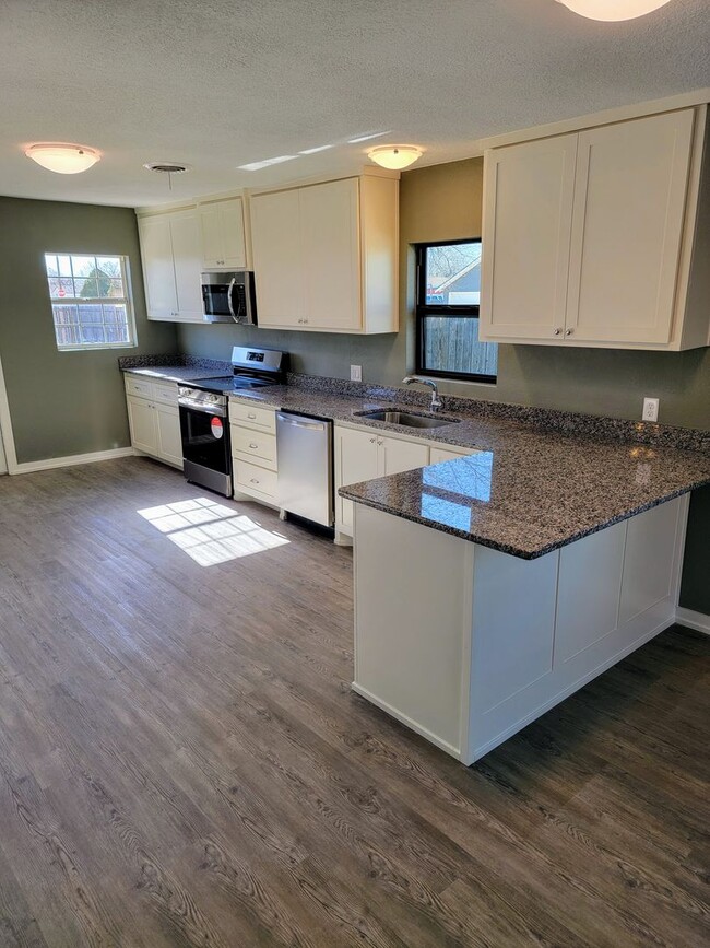 Building Photo - Charming, Remodeled 3-Bedroom Home in Cany...