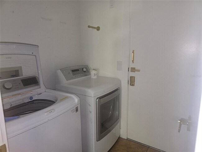Building Photo - 8163 Winter St