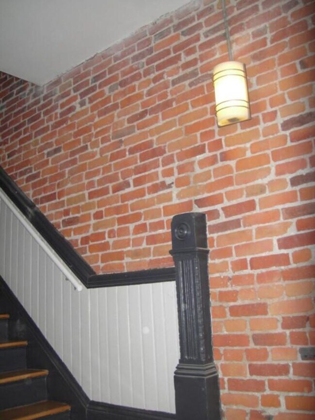 Building Photo - 836 Huntington Ave