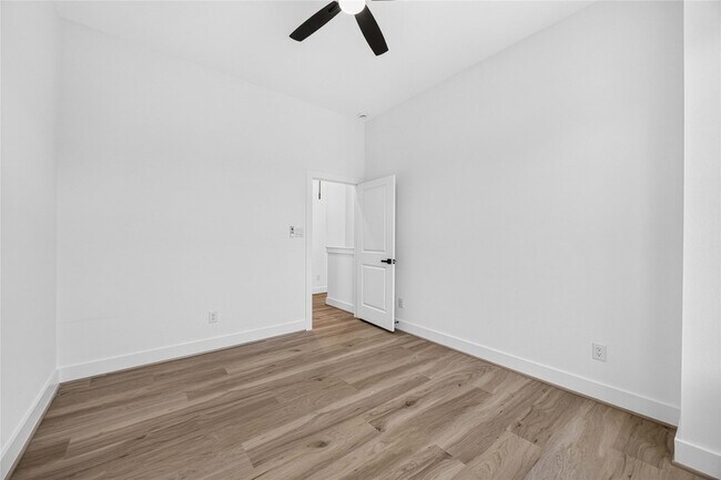 Building Photo - 4633 Mallow St