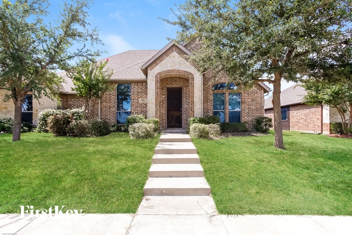 Primary Photo - 1705 Colonial Dr