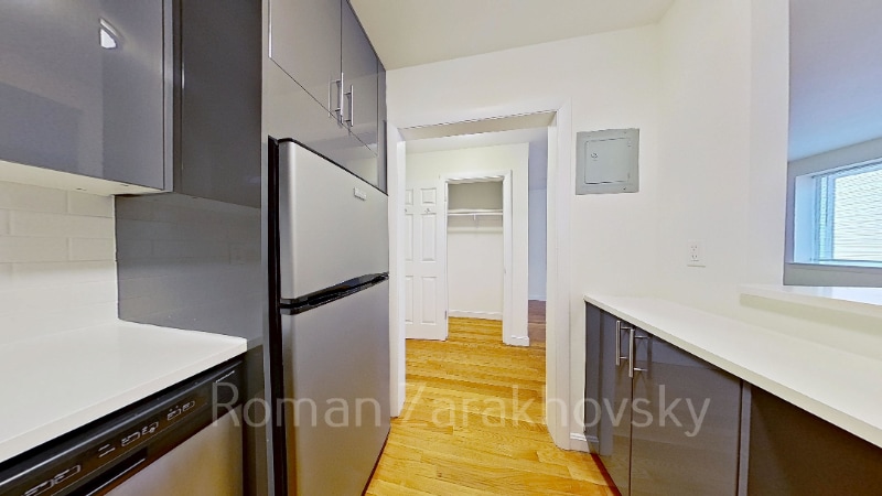 Building Photo - 14 Marion St