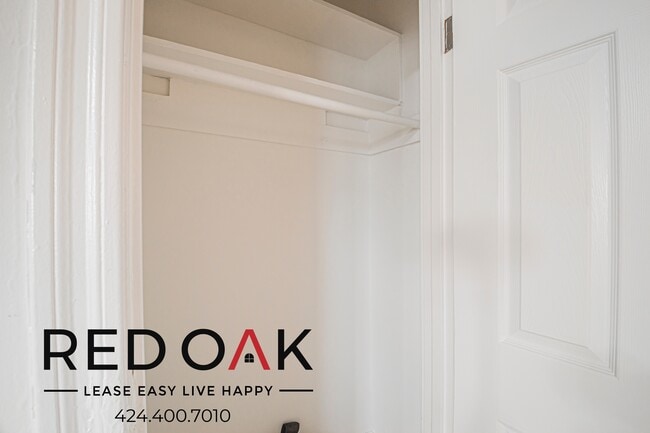 Building Photo - 1056 Normandie Ave