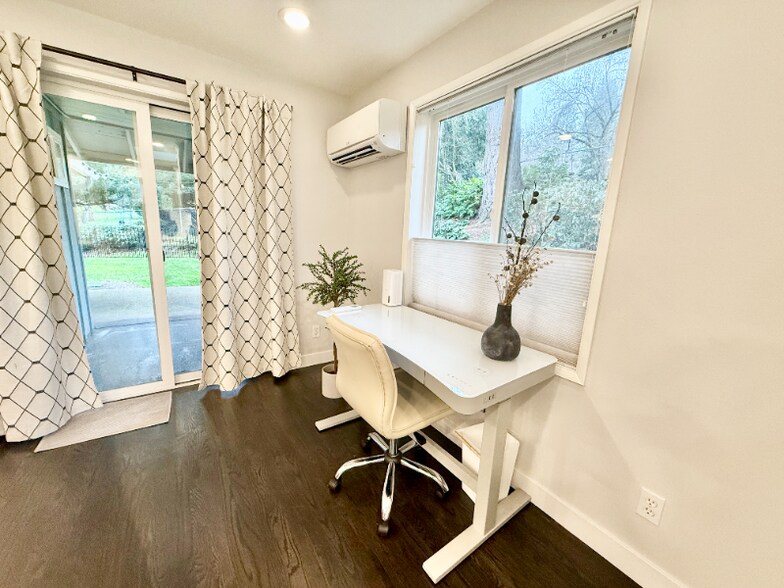 Building Photo - 14355 SW 114th Ave