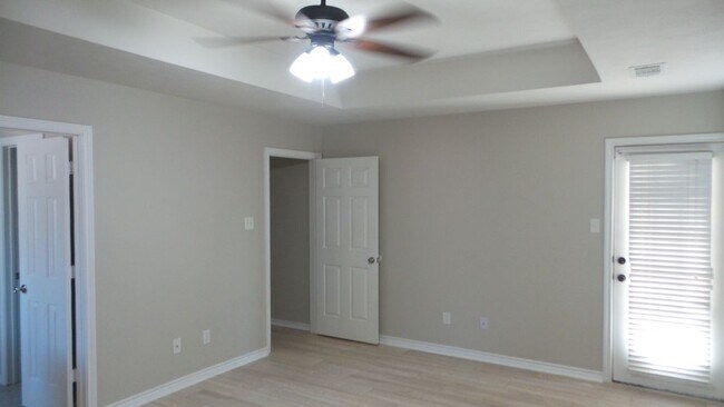 Building Photo - 1305 Remington Ct