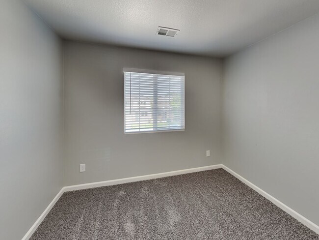 Building Photo - 8578 W Wing Dr