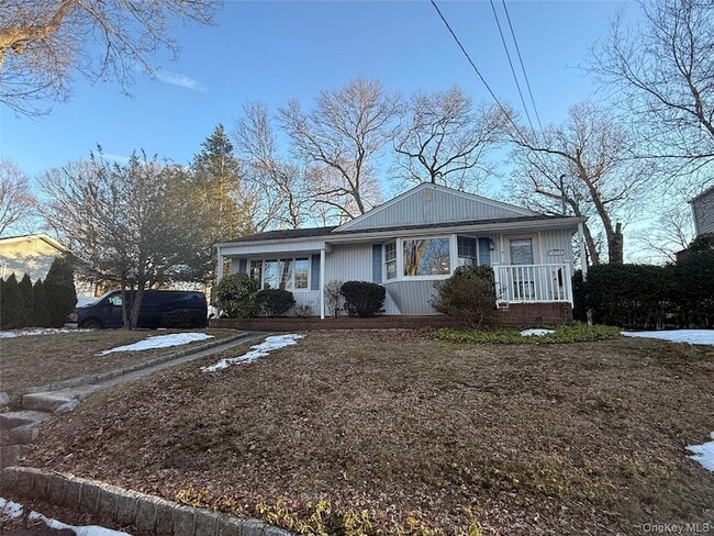 Building Photo - 8 Dee Pl