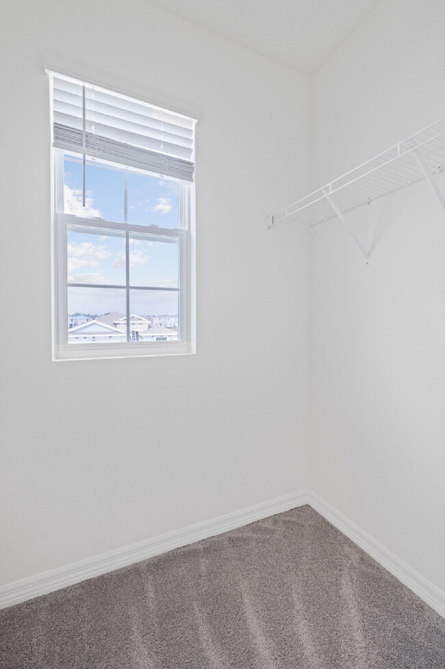 Building Photo - "Spacious 5-Bedroom Retreat with 3 Full Baths in Epperson Lagoon Wesley Chapel – 2,601 Sq. Ft. of...