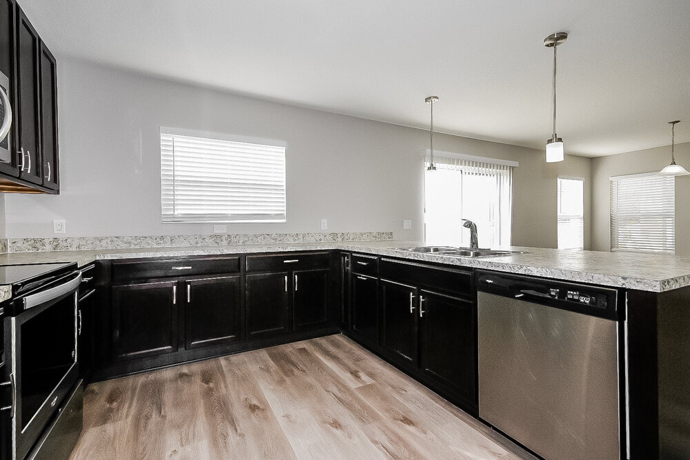 Building Photo - 10725 Southern Forest Dr