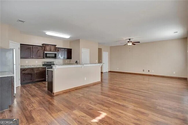 Building Photo - 54 Autumn Canyon Path SE