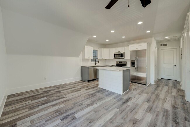 Building Photo - 4115 Whitman Ave