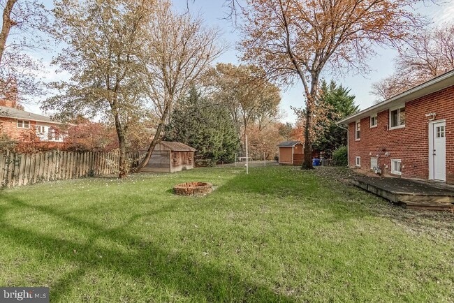 Building Photo - 6306 Yellowstone Dr