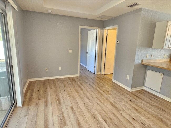 Building Photo - 8470 Drolet Ave