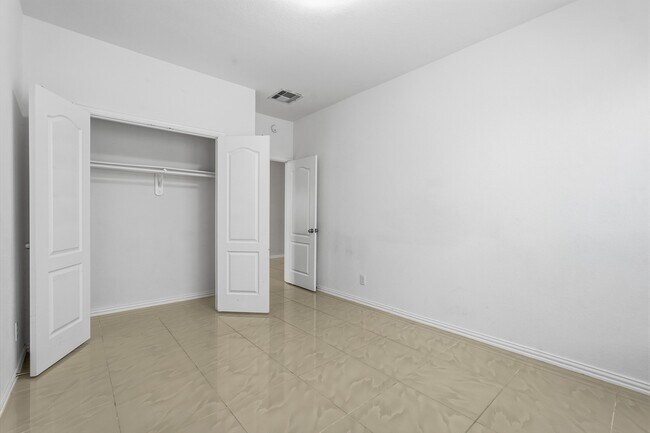 Building Photo - 4703 Goldeneye Dr