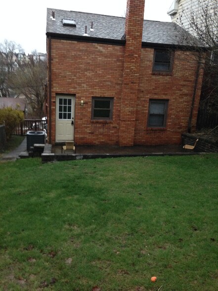 Building Photo - 442 Iberia St