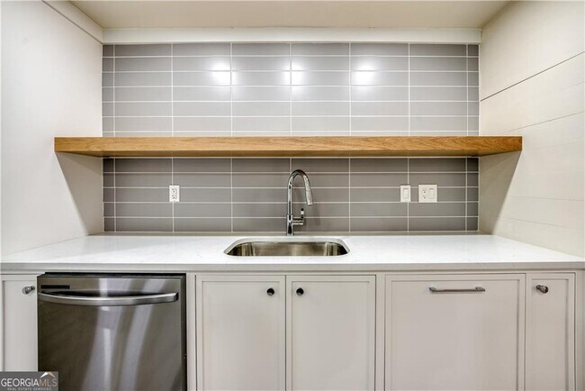 Building Photo - 3254 Newcastle Way