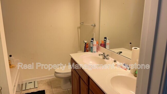 Building Photo - 261 Corey Dr