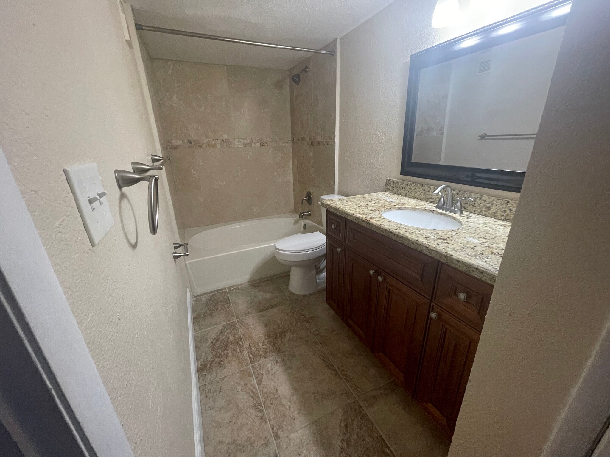 Building Photo - 10440 SW 156th Ct