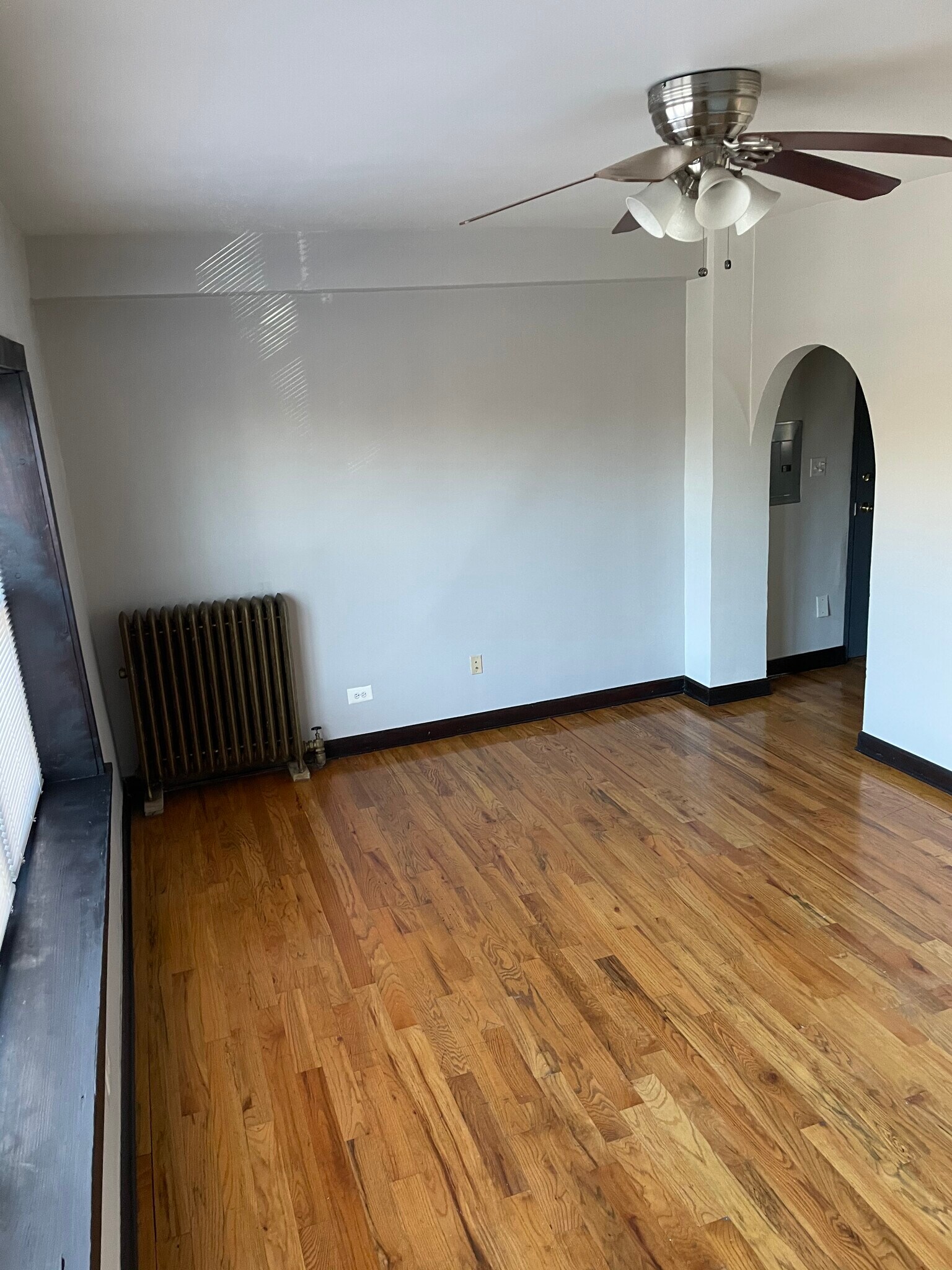 Building Photo - 4019 W Irving Park Rd