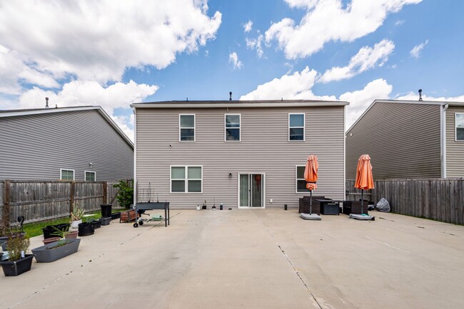 Building Photo - 4 Bedroom 2.5 Bath Home in Cane Bay Planta...