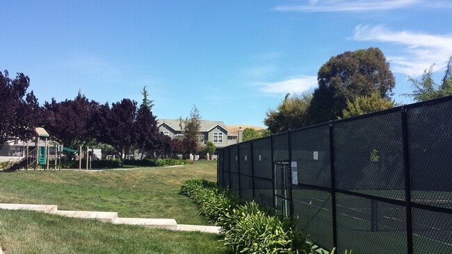 Building Photo - Charming and Updated 2BD/2BA Livermore Copper Hill Condo Near Las Positas College & 580!