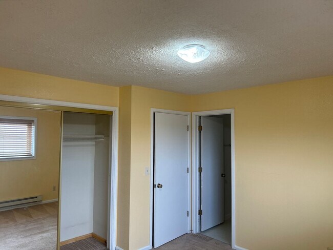 Building Photo - Calhan 3 bed, 2 bath house on 5.56 acres