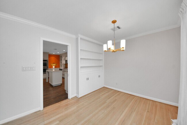 Building Photo - 6403 Waltway Dr