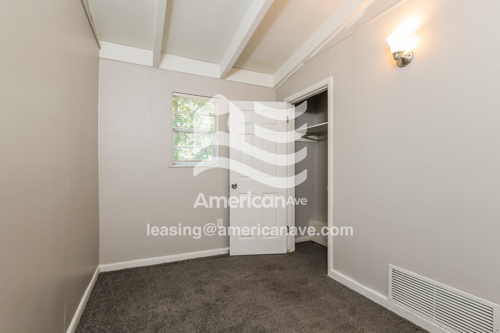 Building Photo - 2854 Revere St