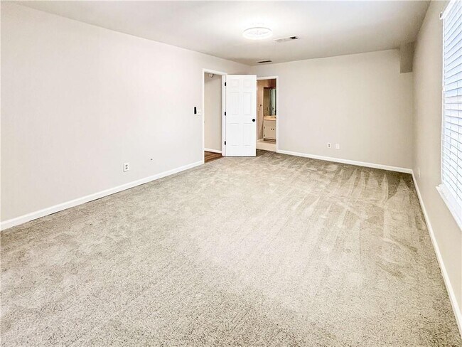 Building Photo - 4515 N Slope Cir