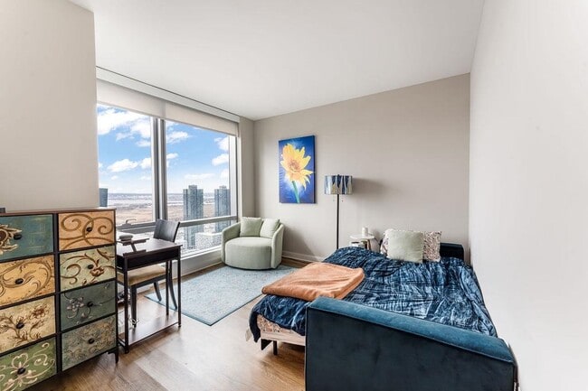 Building Photo - 25 Christopher Columbus Dr