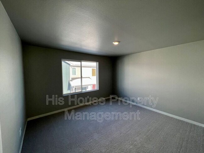 Building Photo - 1353 Reynolds St