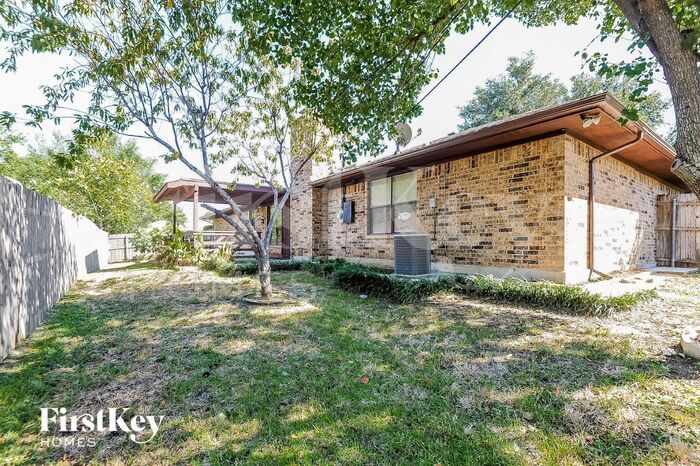 Building Photo - 3944 Misty Meadow Dr