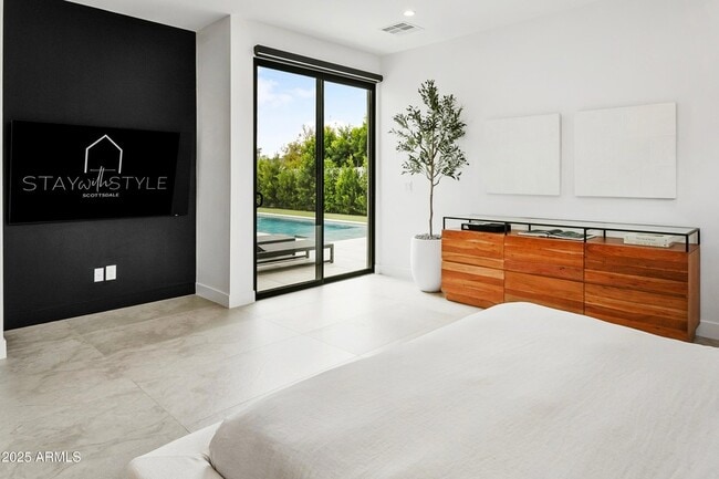 Building Photo - 4002 N 33rd Pl