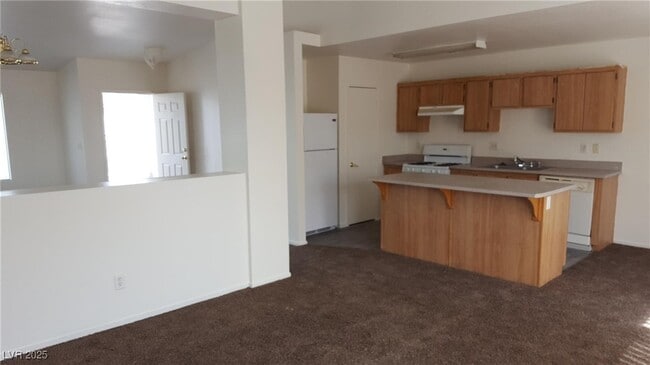 Building Photo - 5228 Shasta Daisy St