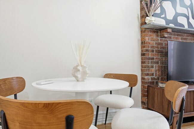 Building Photo - 1569 Lexington Ave