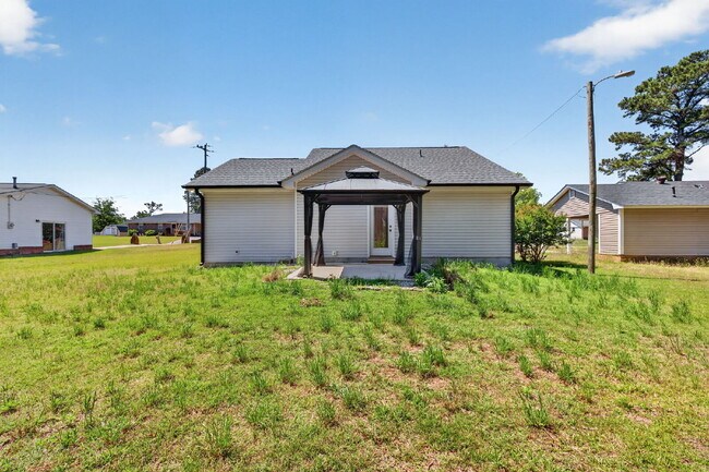 Building Photo - 221 E Moon Cir