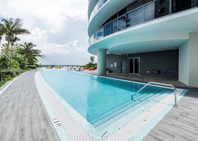 Building Photo - 488 NE 18th St