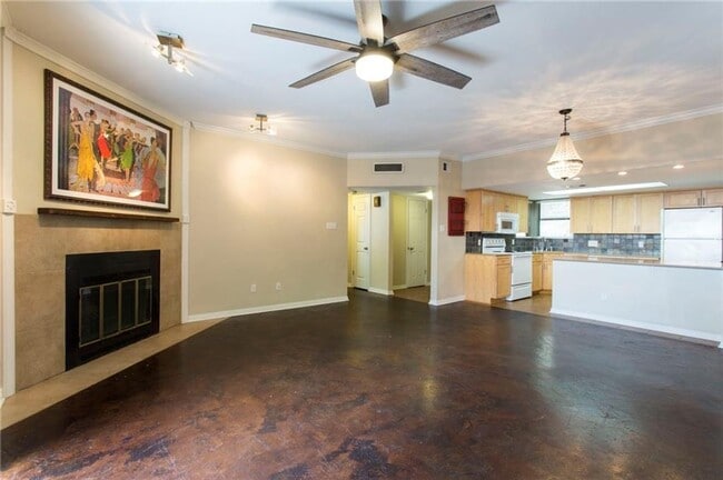 Building Photo - Great Two bedroom One Bath