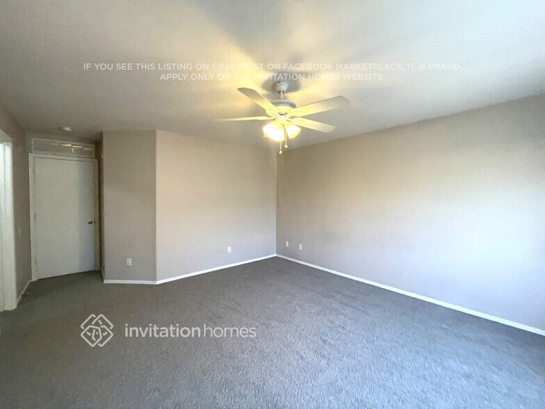 Building Photo - 15440 W Gelding Dr