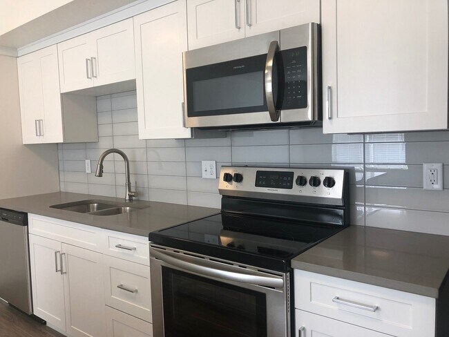 Building Photo - Stunning NEW Duplex in Murray