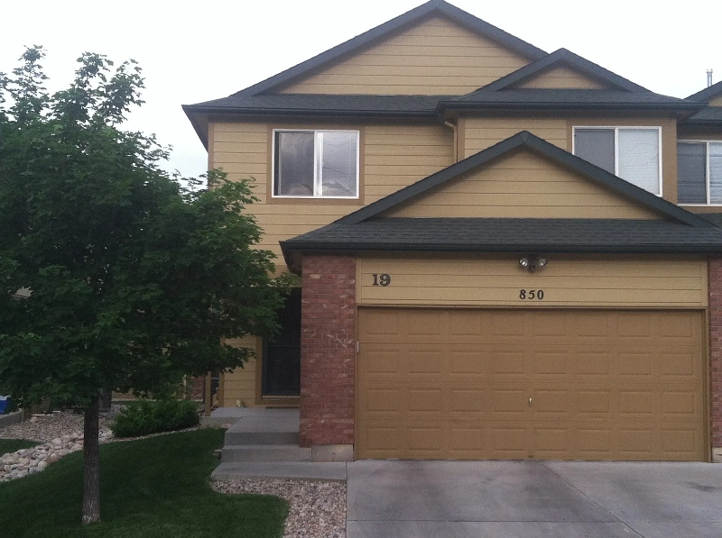 Building Photo - 850 S Overland Trail